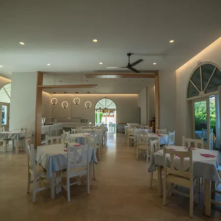 Alkionis 3* Moraḯtika